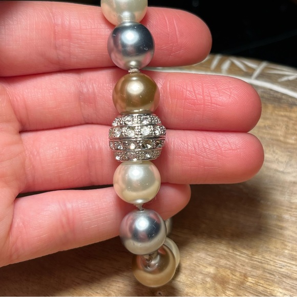 Charming Charlie Faux Pearl Beaded Rhinestone Magnetic Clasp Closure Bracelet - Picture 8 of 12